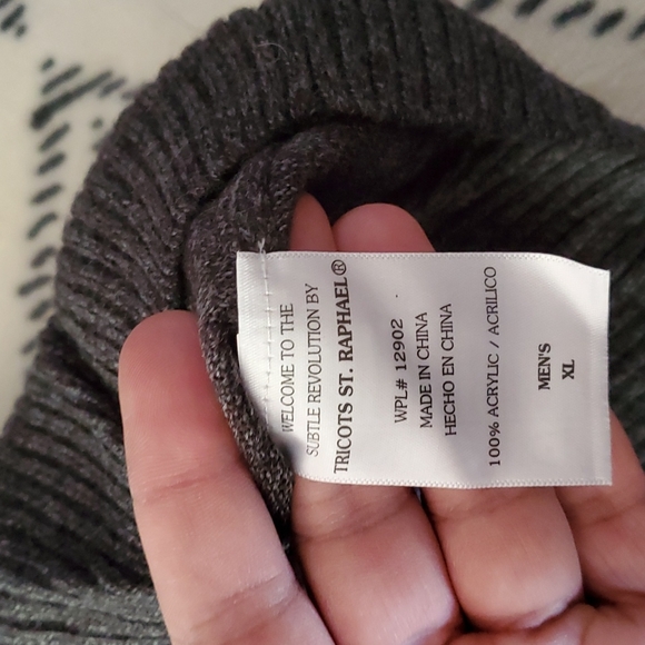 Gray sweater - Picture 7 of 11